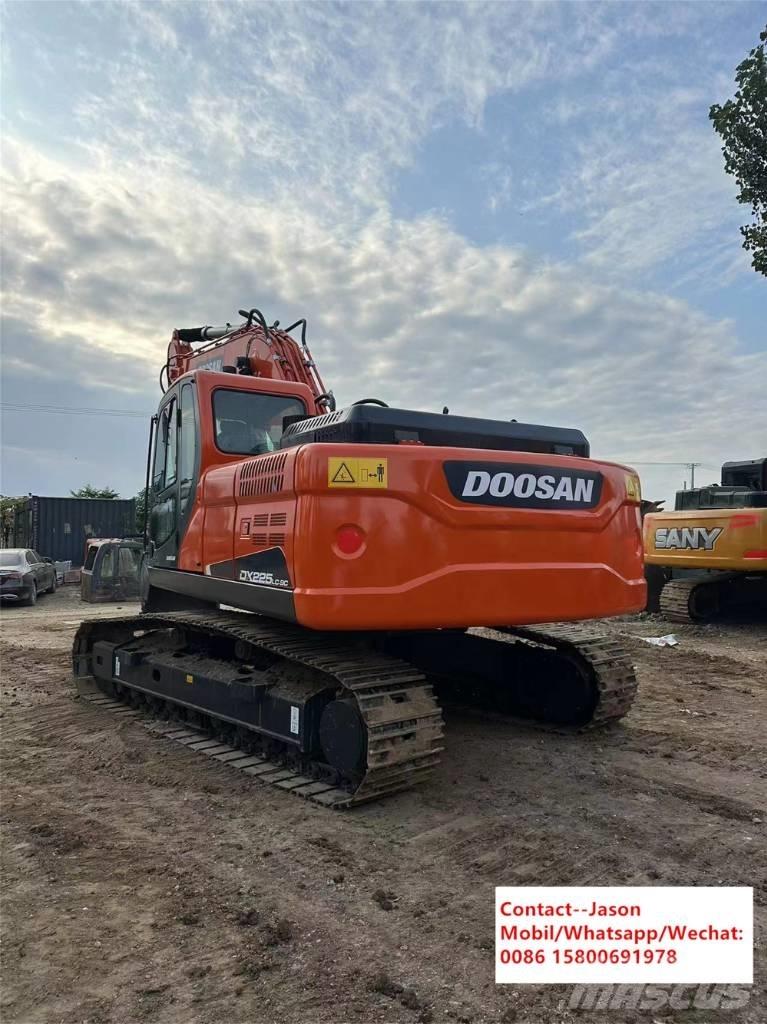Doosan DX 225 LCA Excavatoare pe șenile
