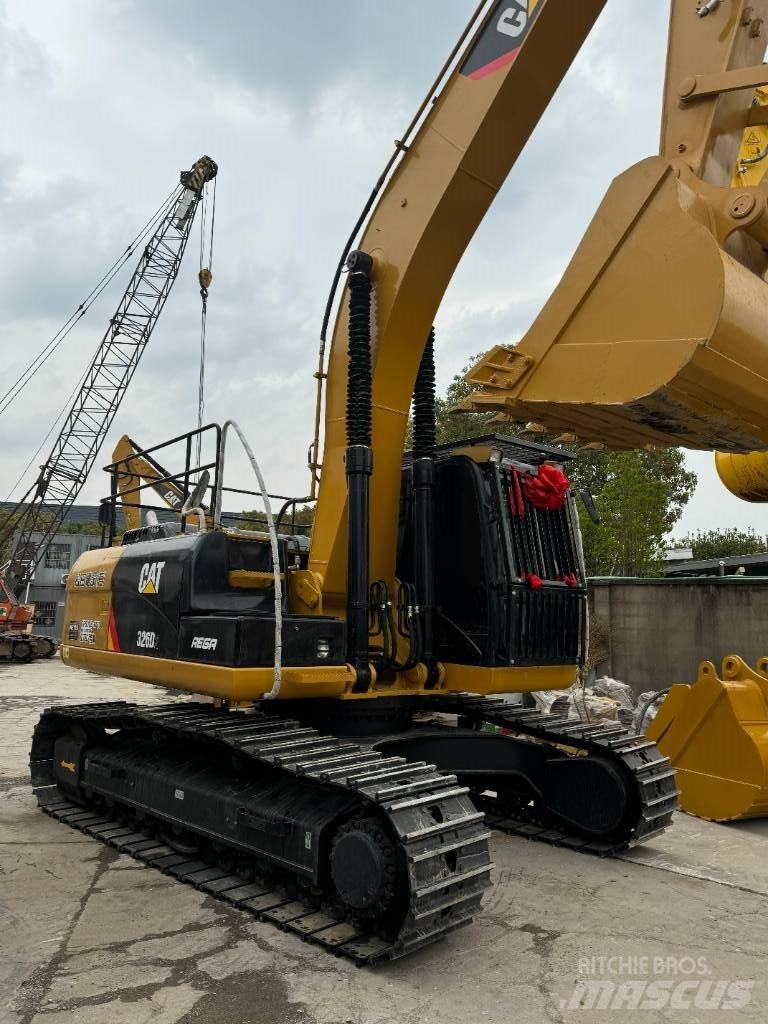 CAT 326D2 Excavatoare pe șenile
