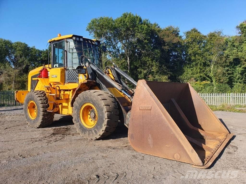 JCB 437 HT Incarcator pe pneuri