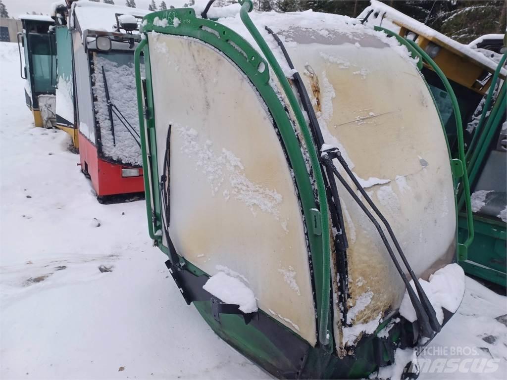 John Deere 1210e Cabine si interior