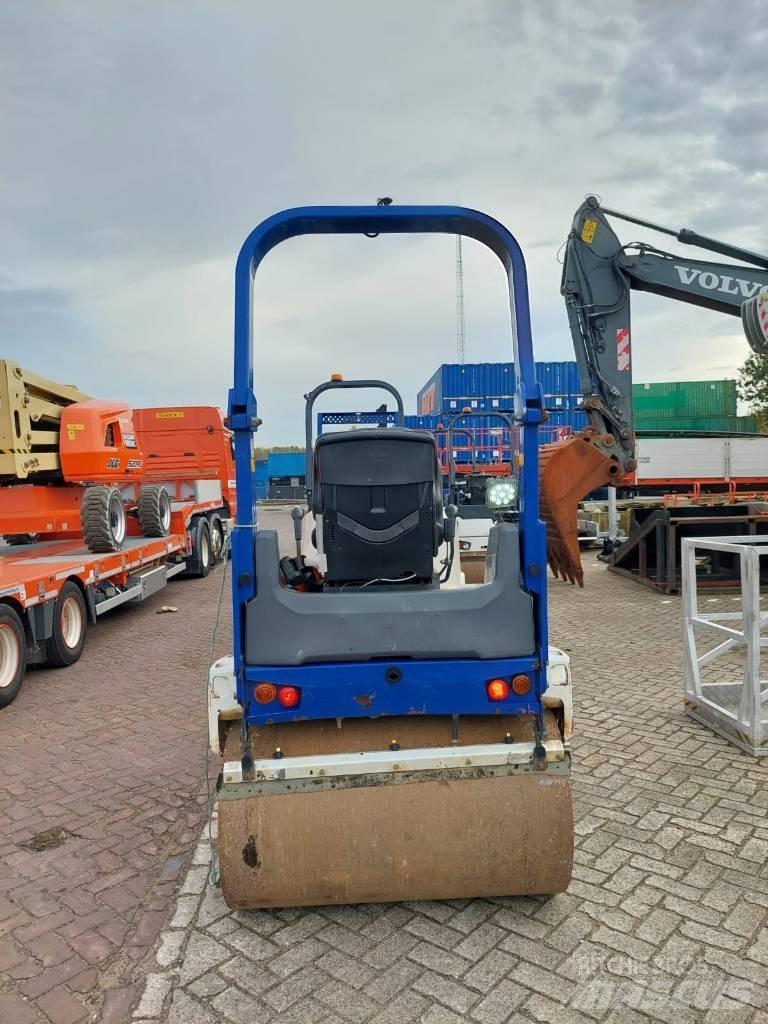 Dynapac CC1200 VI Cilindri compactori dubli