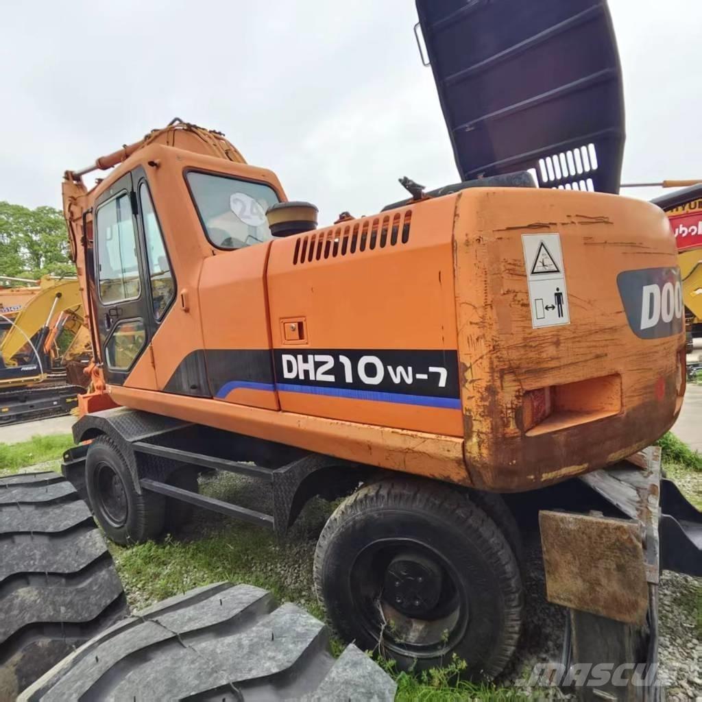 Doosan DH 210 W-7 Excavatoare cu roti
