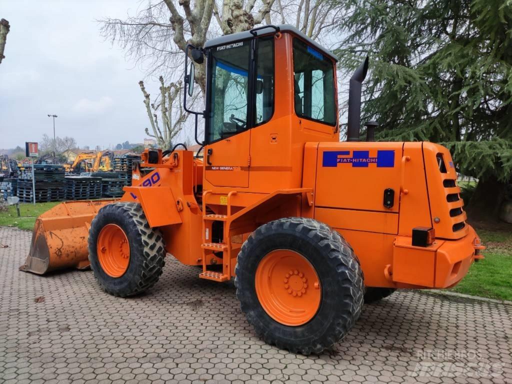 Fiat-Hitachi W90 Incarcator pe pneuri