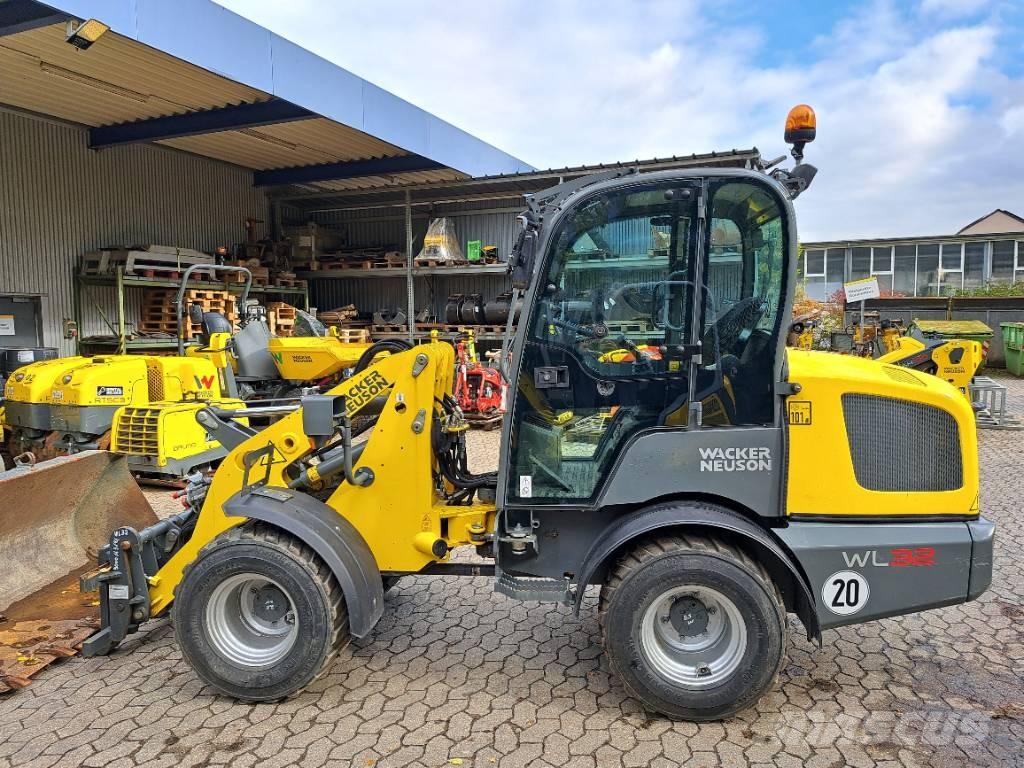 Wacker Neuson WL32 Incarcator pe pneuri