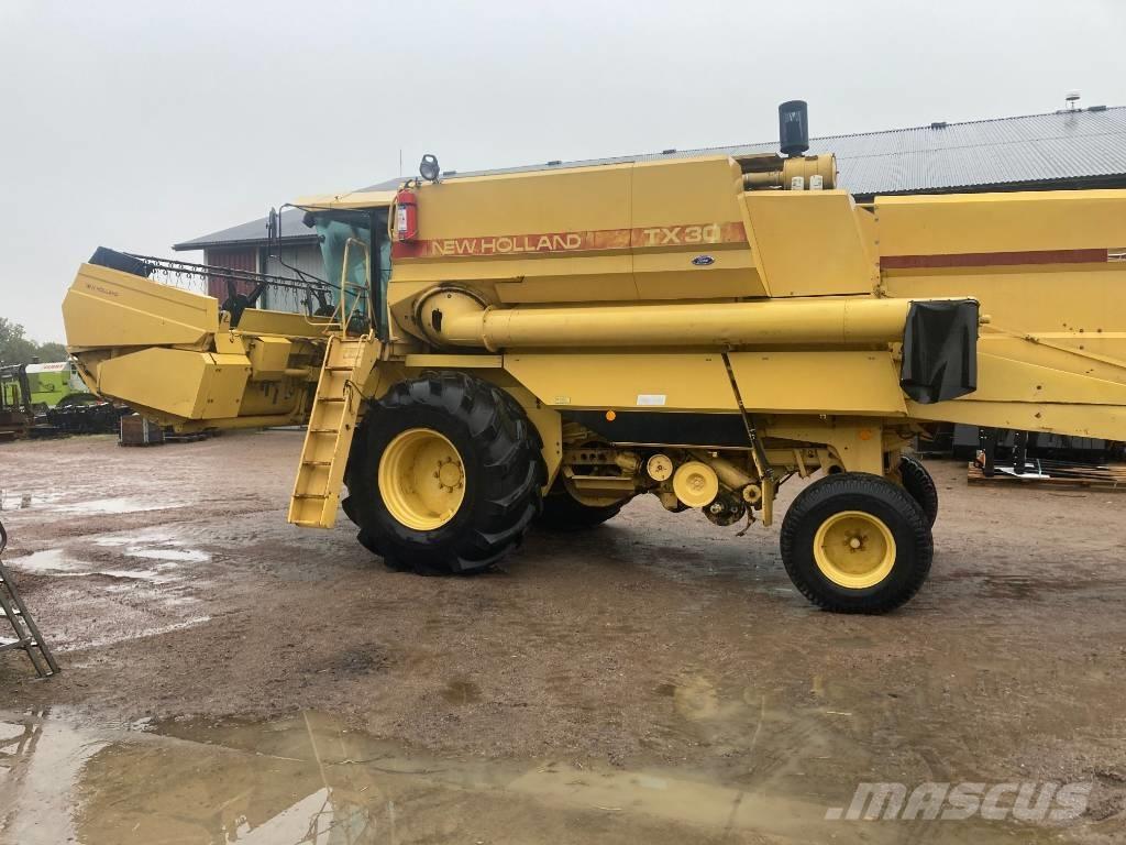 New Holland TX 30 Combine de secerat