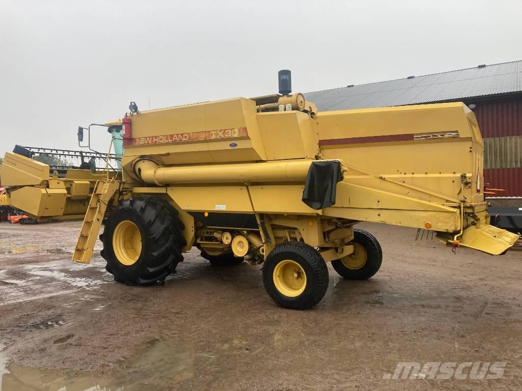 New Holland TX 30 Combine de secerat