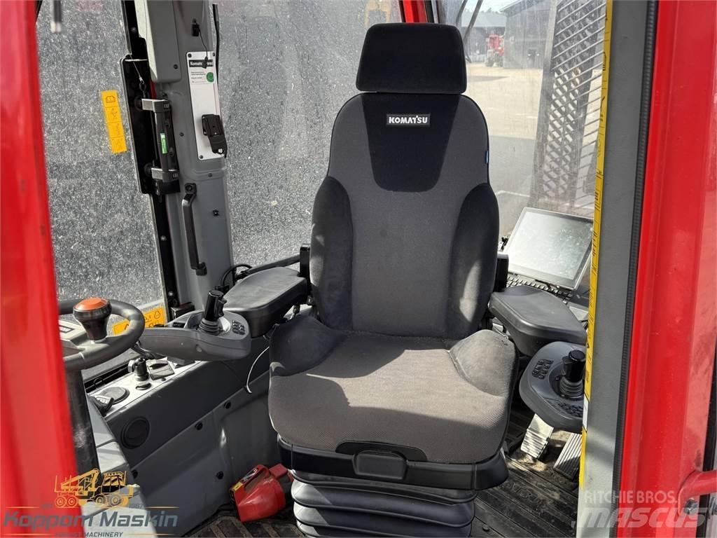 Komatsu 895 Transportoare