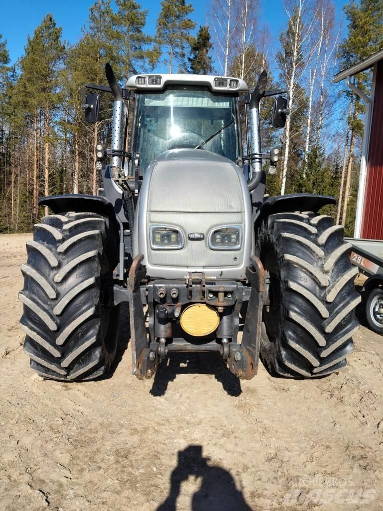Valtra T130 Hi-Tek Tractoare