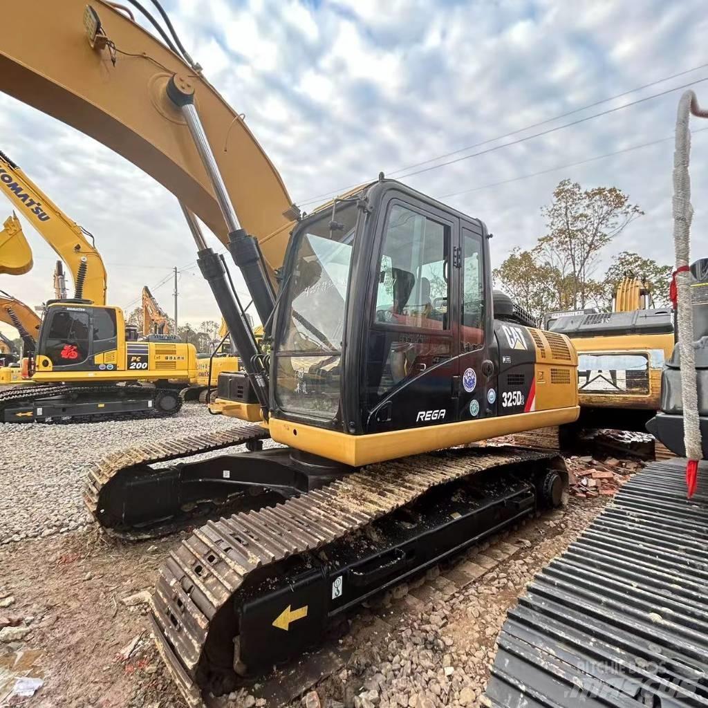 CAT 325 D Excavatoare pe șenile
