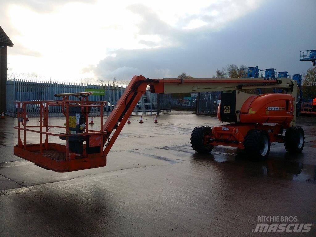 JLG 800AJ Nacele cu brat articulat
