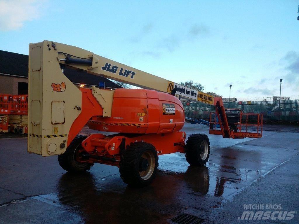 JLG 800AJ Nacele cu brat articulat