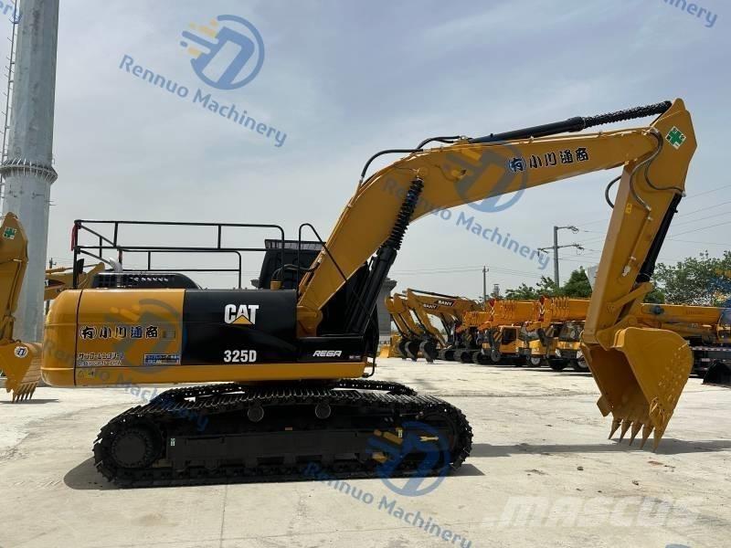CAT 325 D Excavatoare pe șenile

