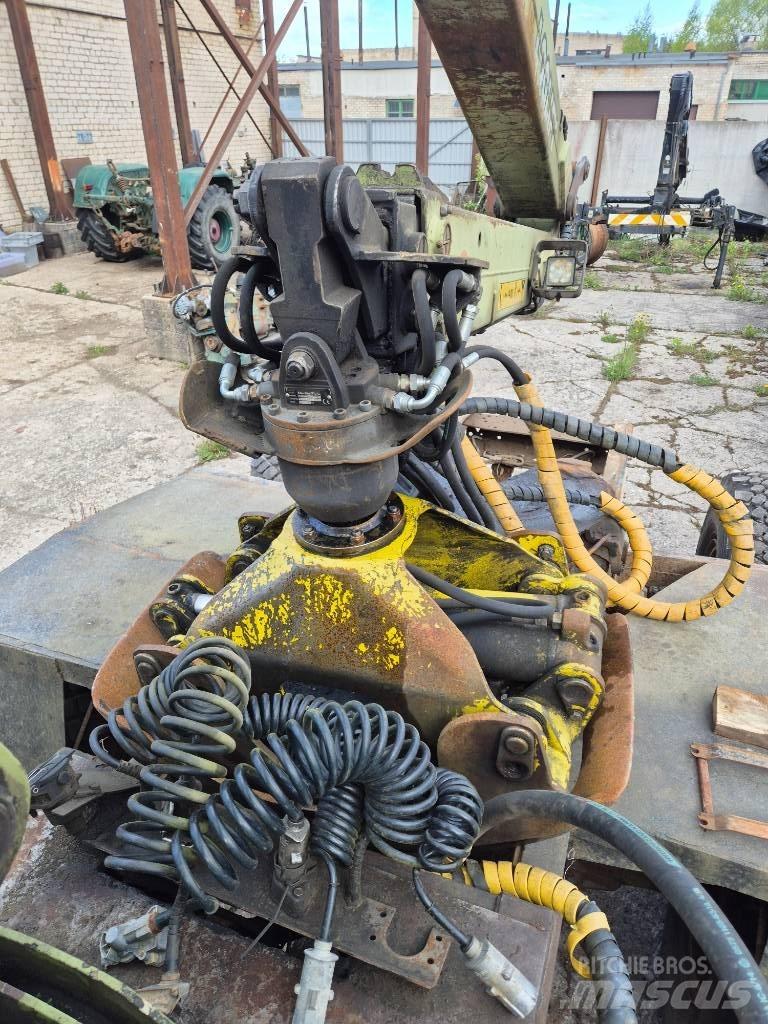 Loglift 82S Macarale forestiere