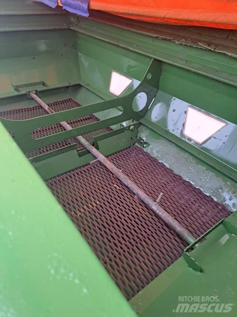 Amazone ZA-M 3000 Împrastierea mineralelor