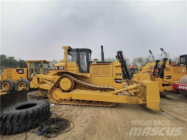 CAT D7H Buldozere pe senile