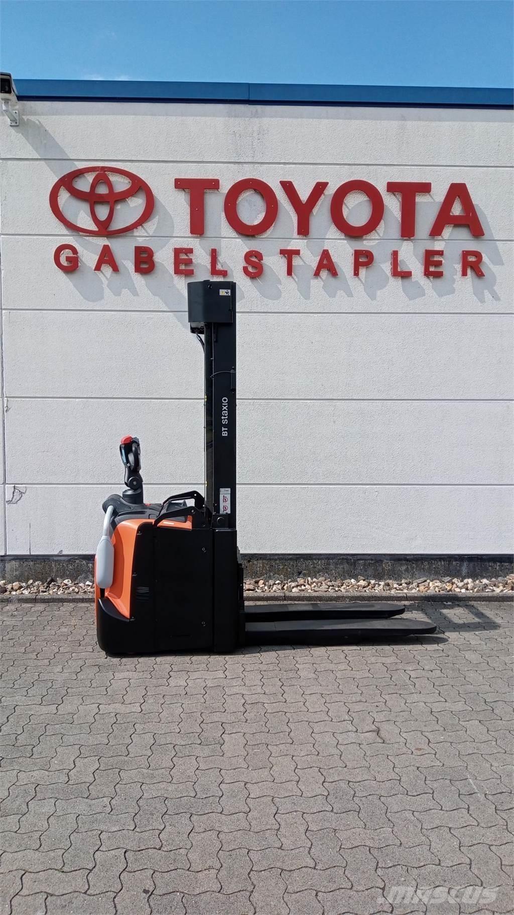 Toyota SWE160L Transpaleta manuala