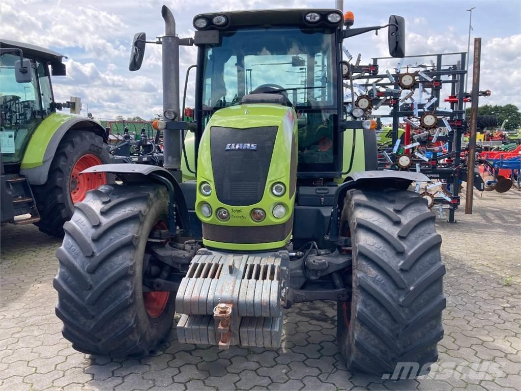 CLAAS Arion 640 Tractoare