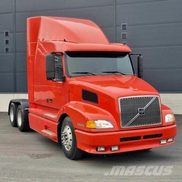 Volvo VNL-4 Autotractoare