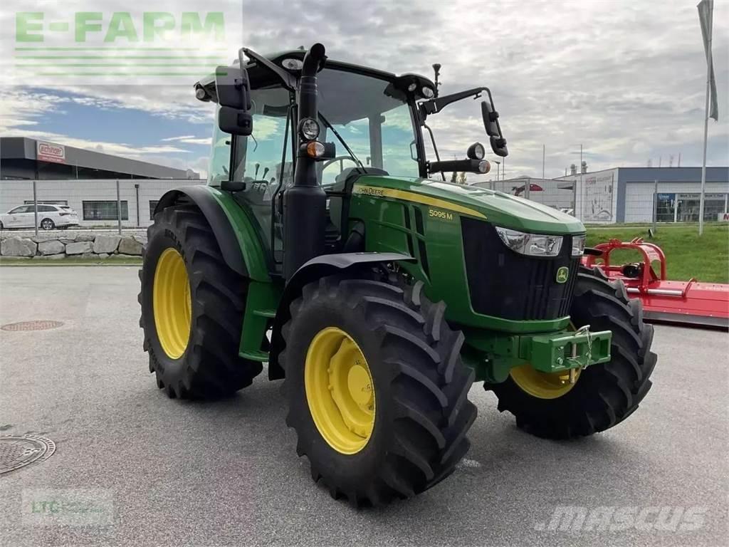 John Deere 5095m Tractoare