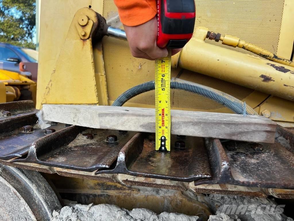 CAT D 3 B Buldozere pe senile