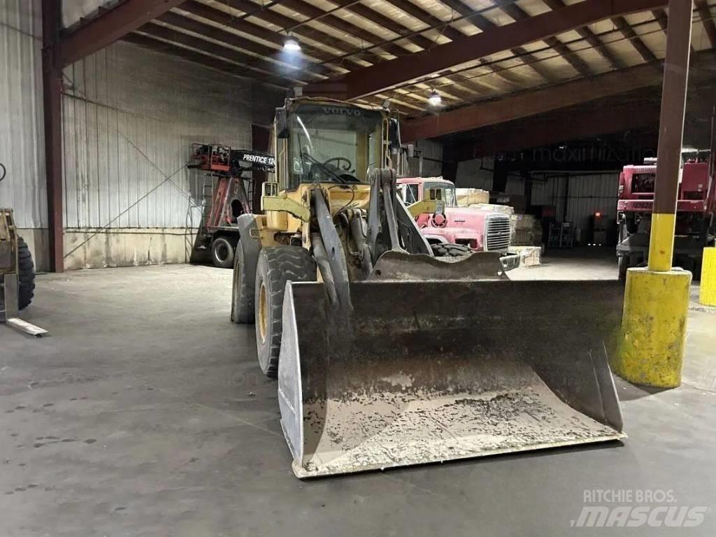 Volvo L 90 E Incarcator pe pneuri
