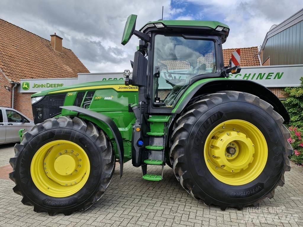 John Deere 7R330 Tractoare