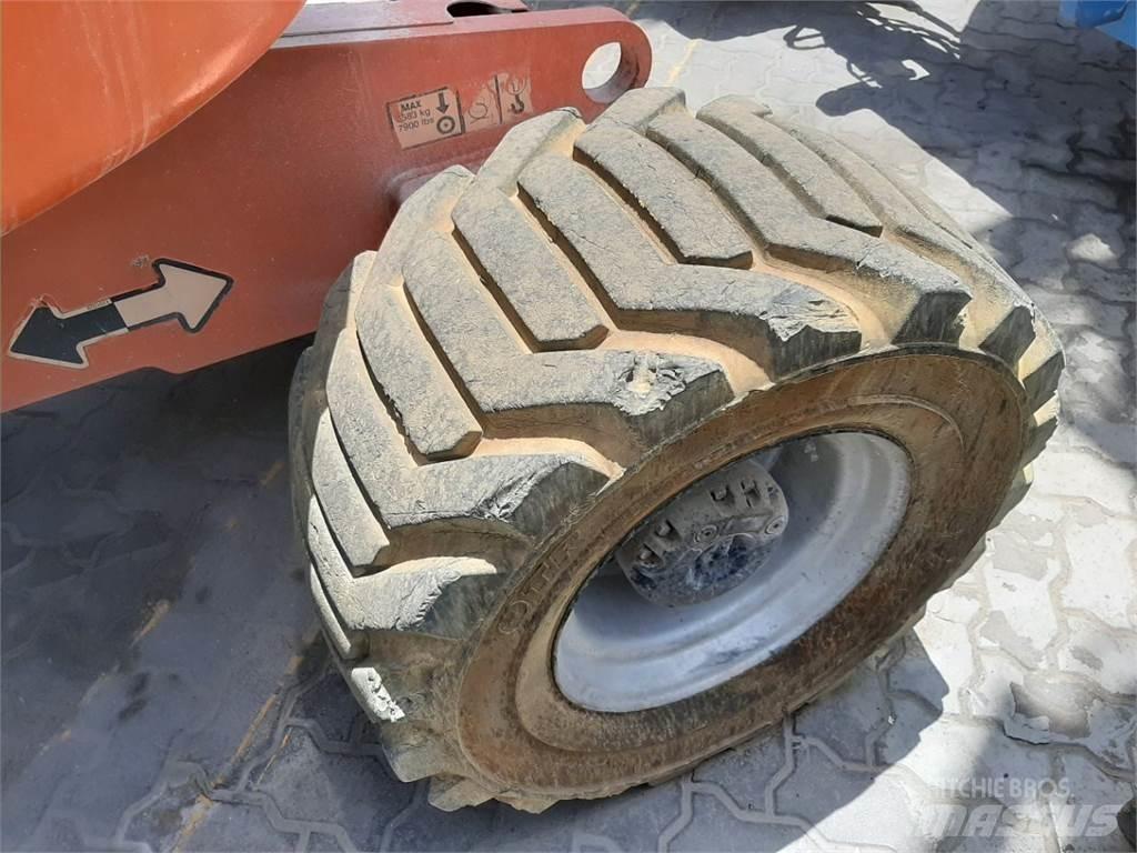 JLG 450AJ Nacele cu brat articulat