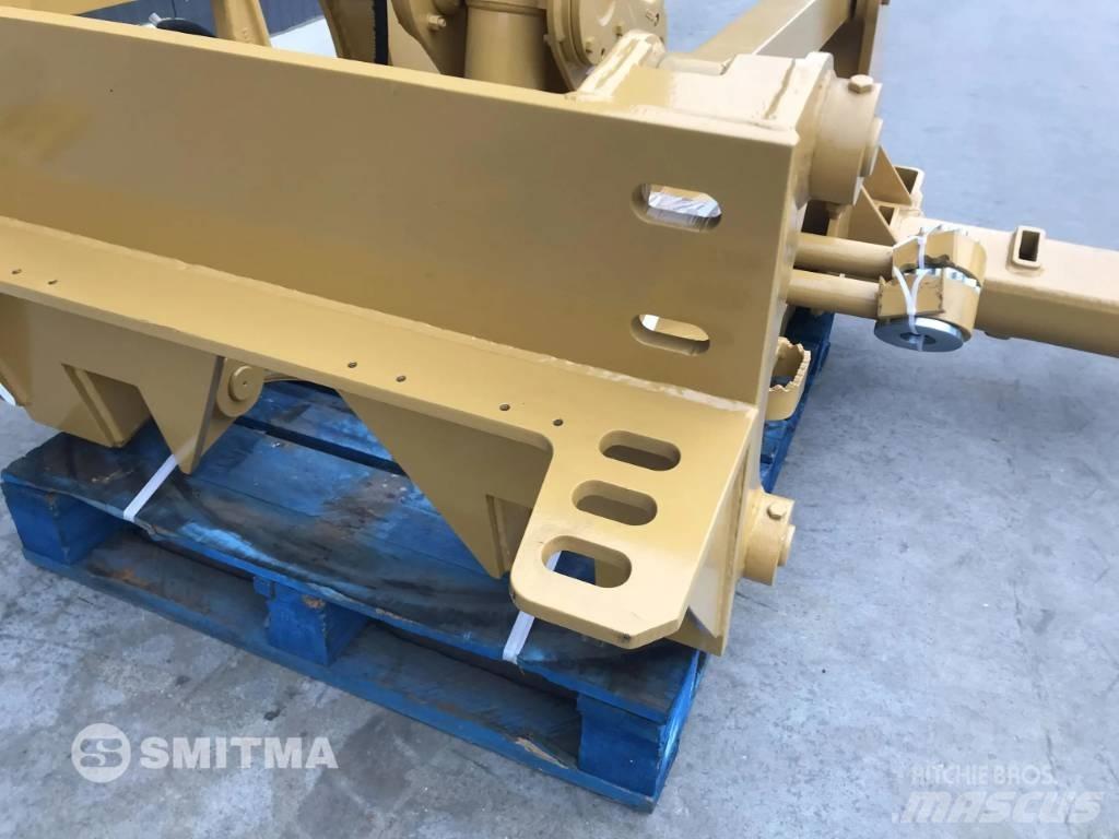CAT 140K Scarificatoare