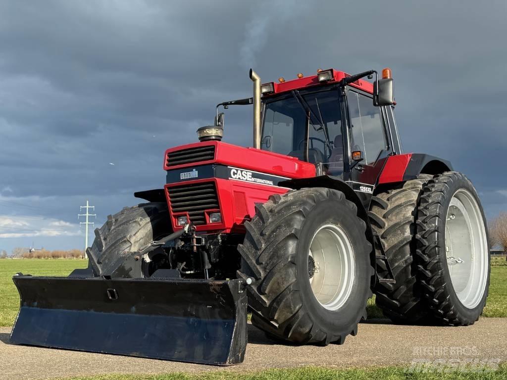 Case IH 1255 XL Tractoare