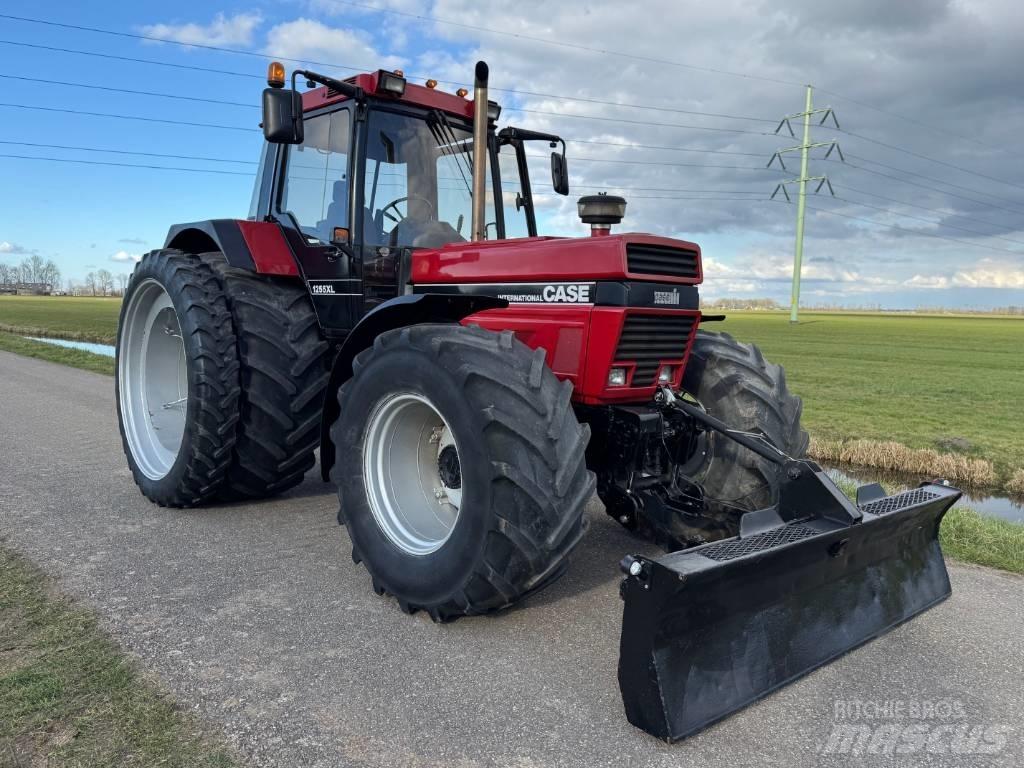 Case IH 1255 XL Tractoare