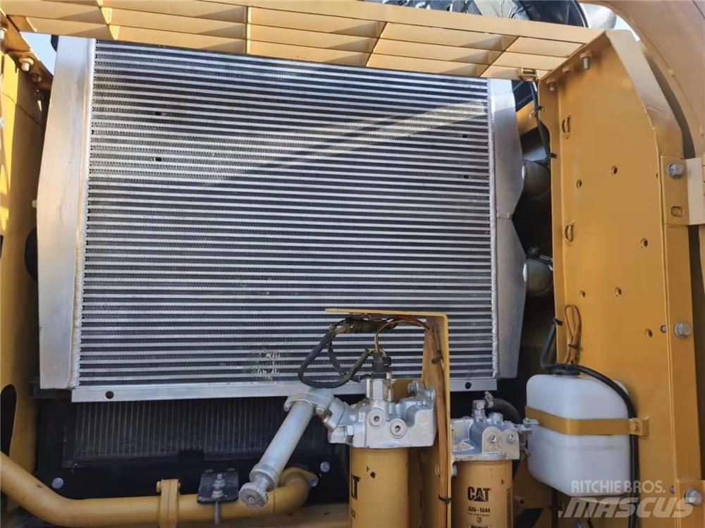 CAT 326D Excavatoare pe șenile
