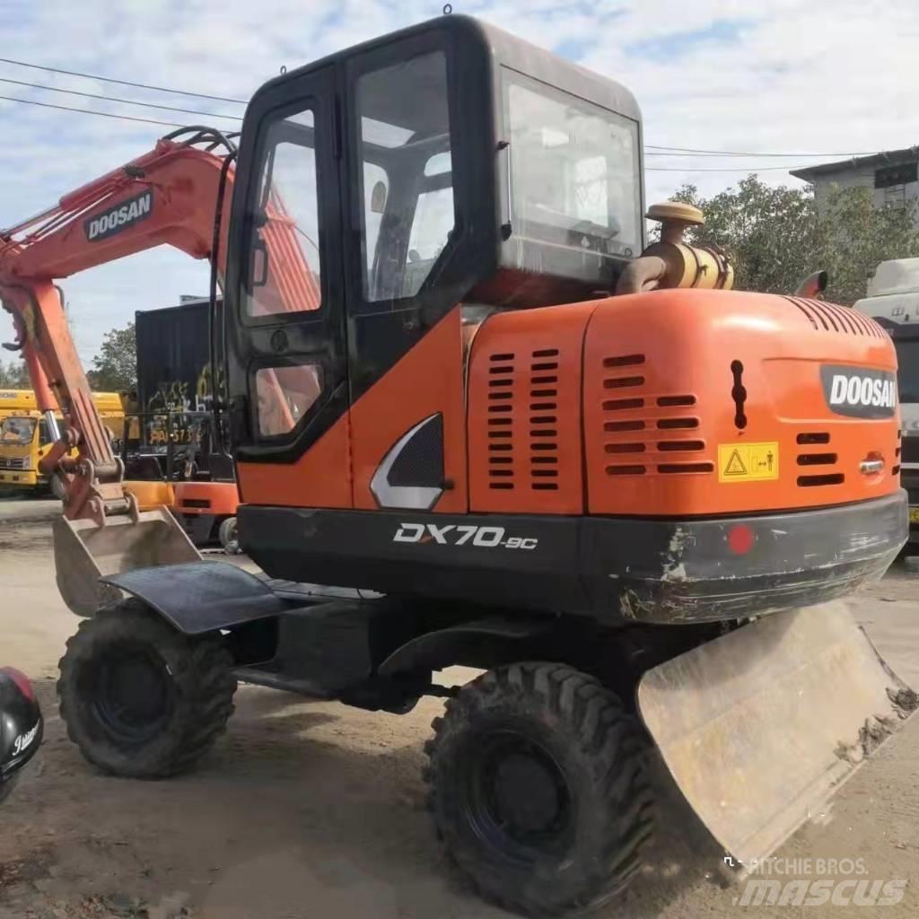 Doosan DX70W-9C Excavatoare cu roti