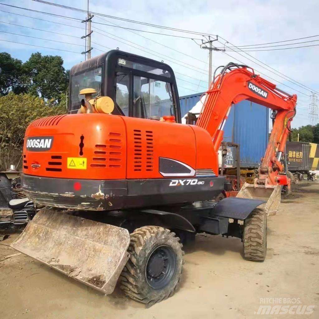 Doosan DX70W-9C Excavatoare cu roti