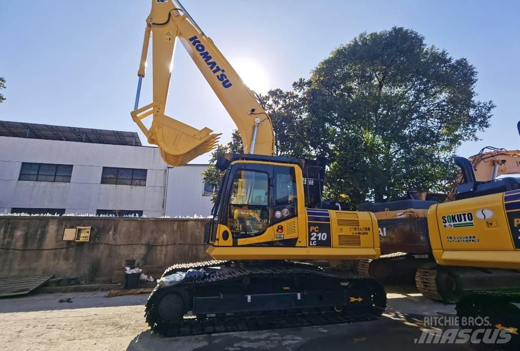 Komatsu PC210LC Excavatoare pe șenile
