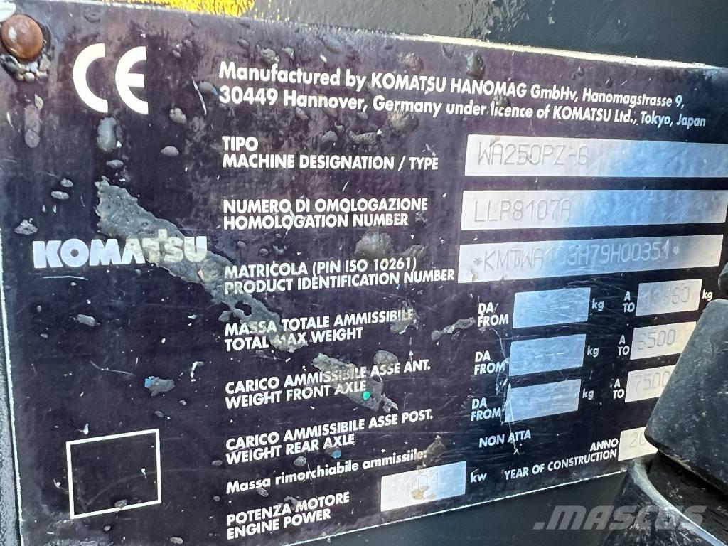 Komatsu WA 250 PZ-6 Incarcator pe pneuri