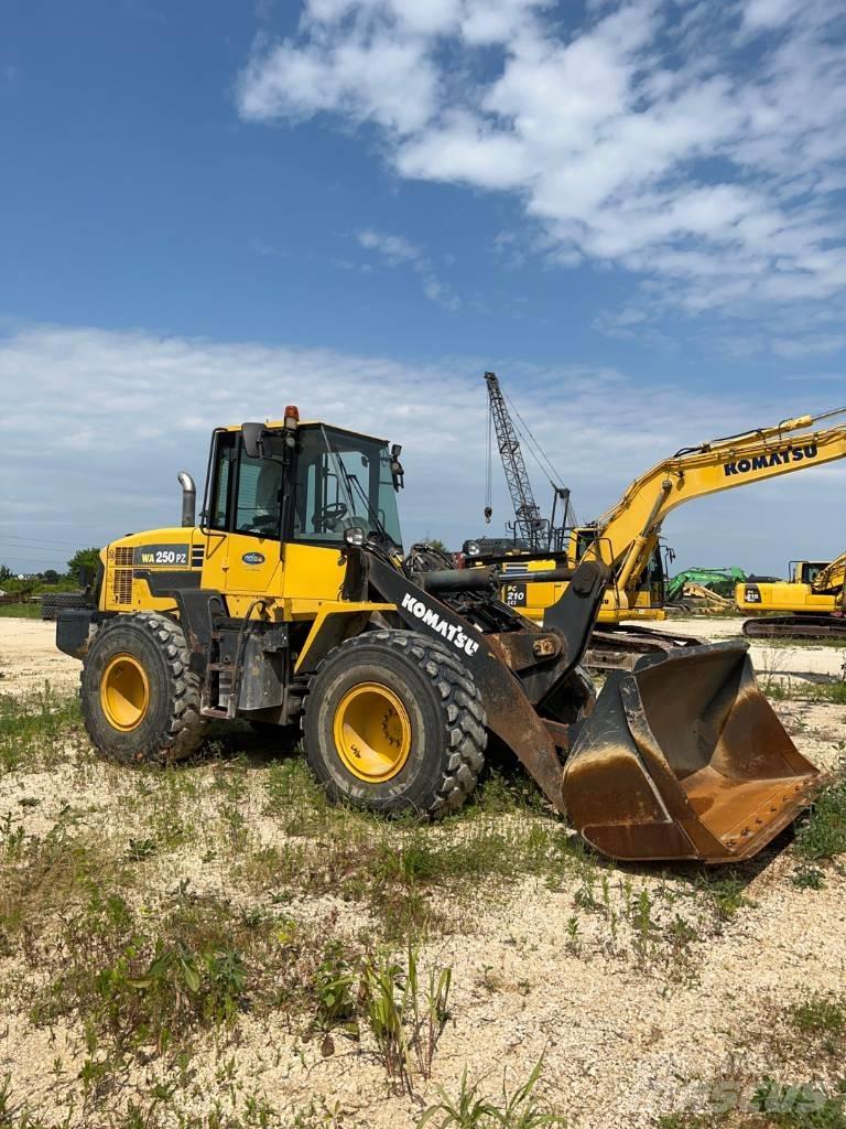 Komatsu WA 250 PZ-6 Incarcator pe pneuri