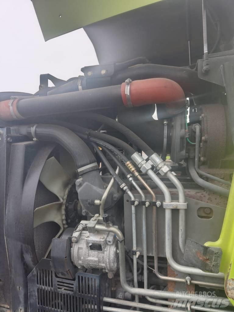 CLAAS Arion 630 Tractoare