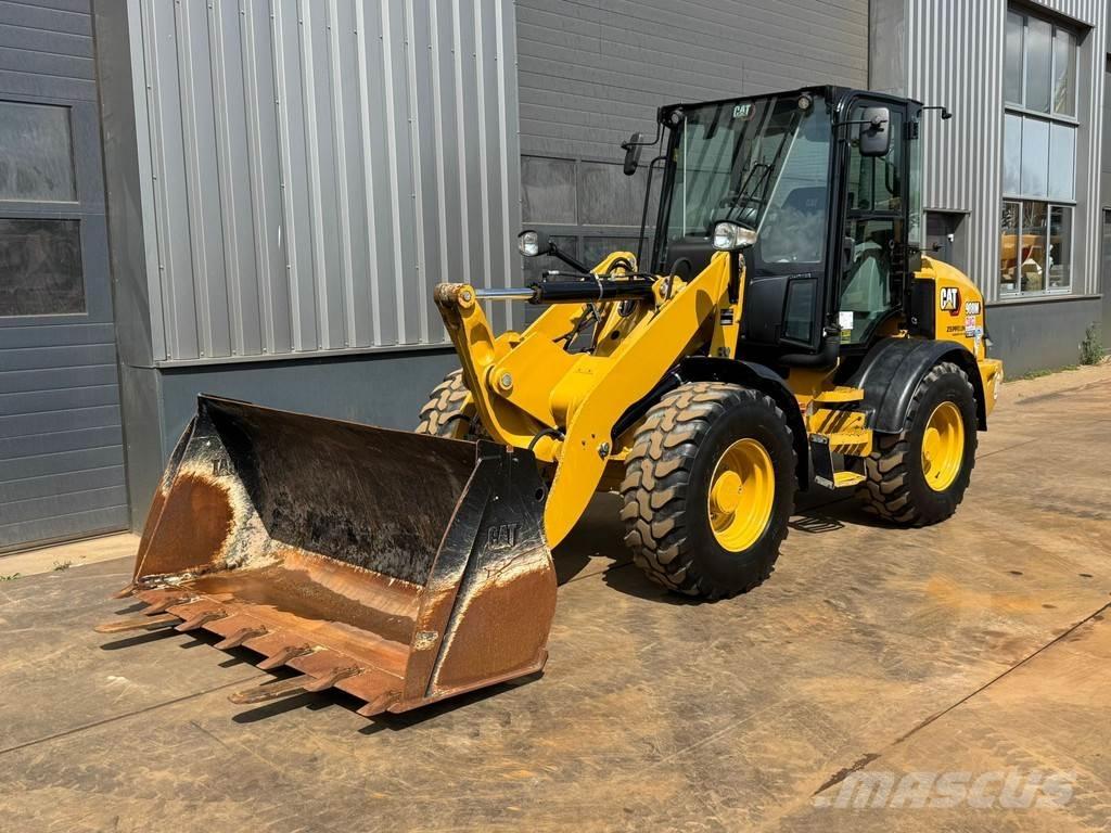 CAT 908M Incarcator pe pneuri