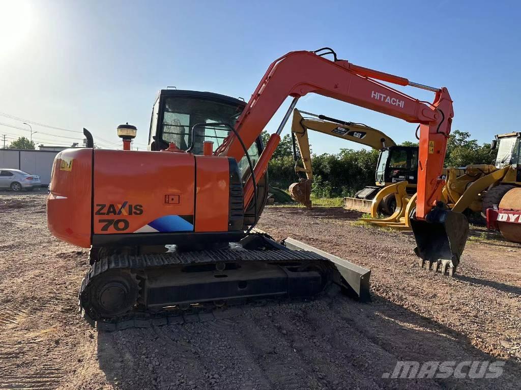 Hitachi ZX70 Excavatoare 7t - 12t
