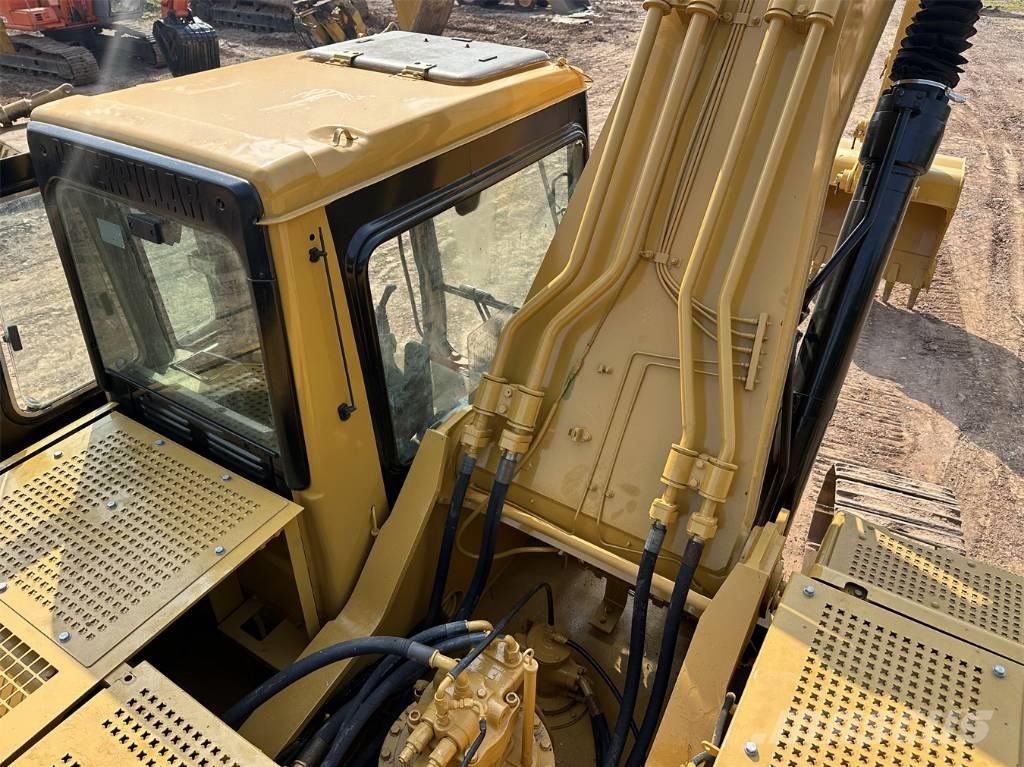 CAT 330 B Excavatoare pe șenile
