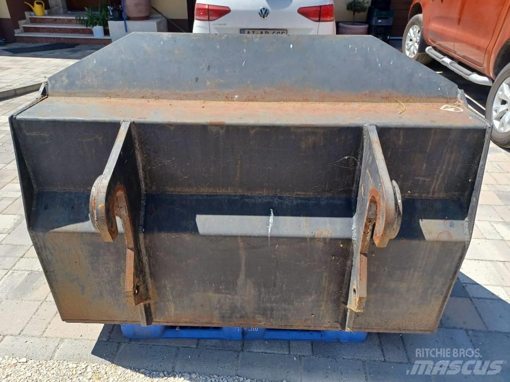  Rakodókanál Egyeb Alte masini si accesorii pentru încarcat si sapaturi