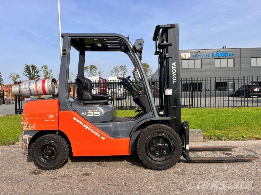 Toyota 02-8FGJF35 Stivuitor GPL