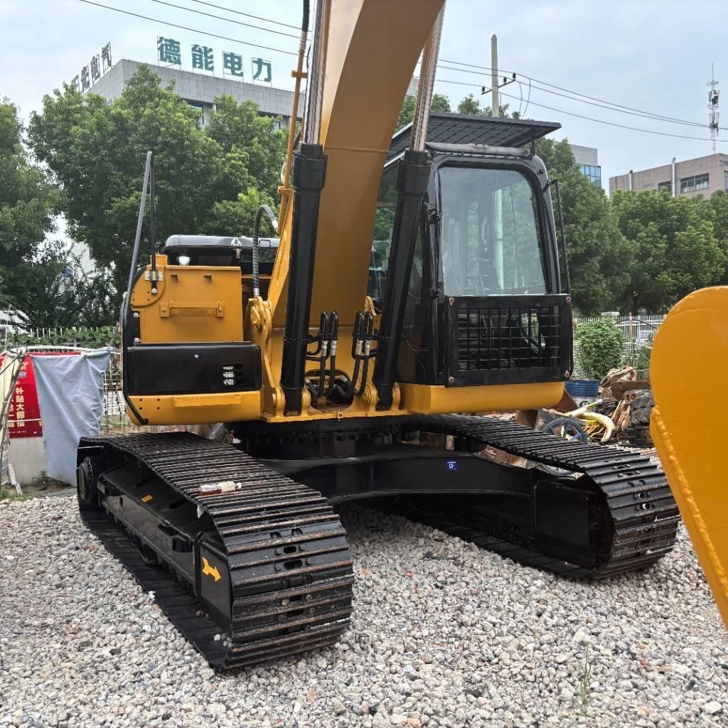CAT 325 Excavatoare pe șenile

