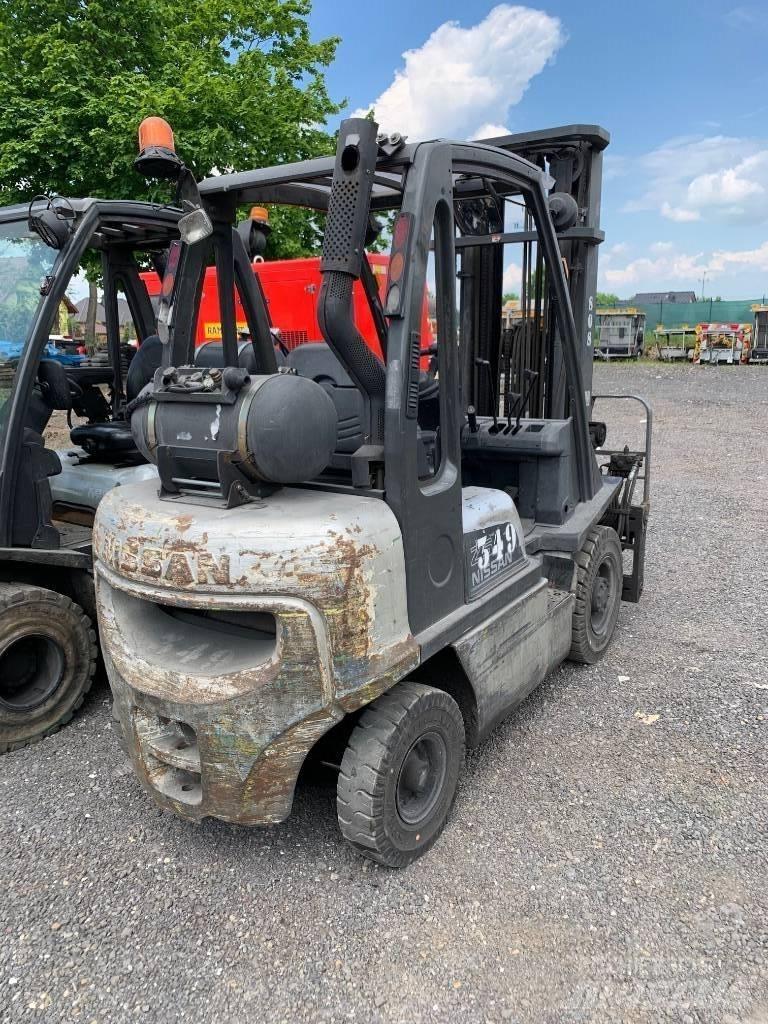Nissan U1D2A25PQ Stivuitor GPL