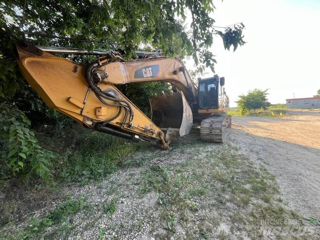 CAT 330 D Excavatoare pe șenile
