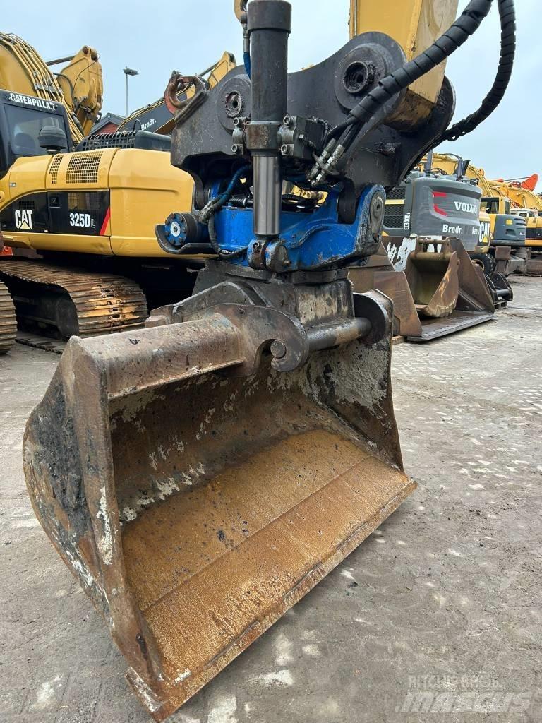 CAT M 318 F Excavatoare cu roti