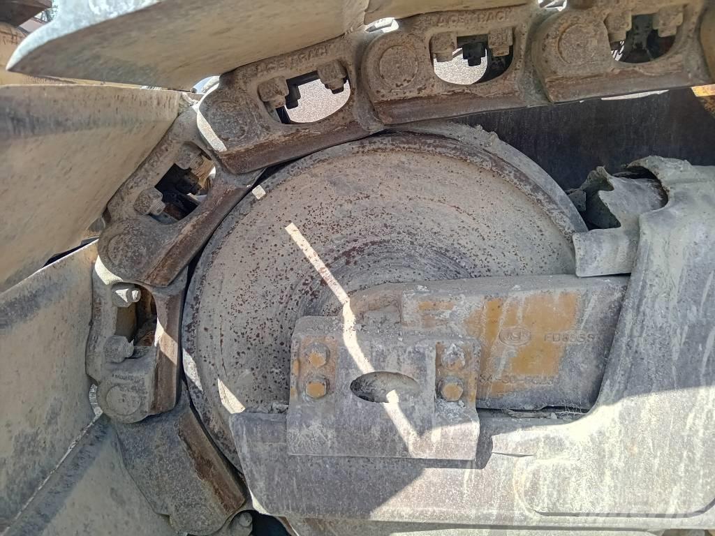 Komatsu D 65 PX-15 Buldozere pe senile