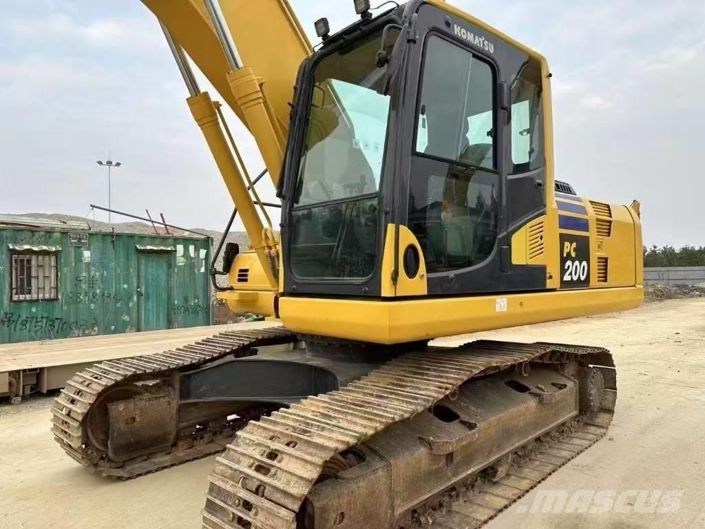 Komatsu PC 200 Excavatoare pe șenile
