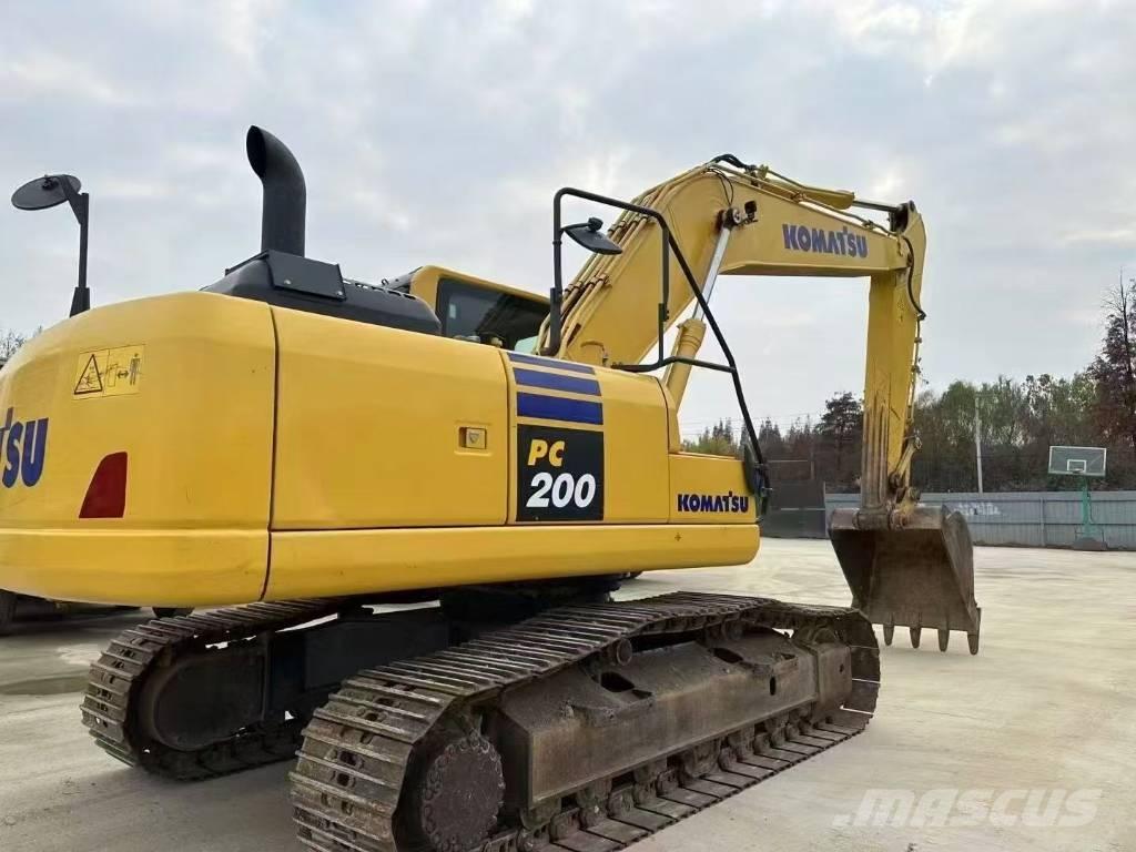Komatsu PC 200 Excavatoare pe șenile
