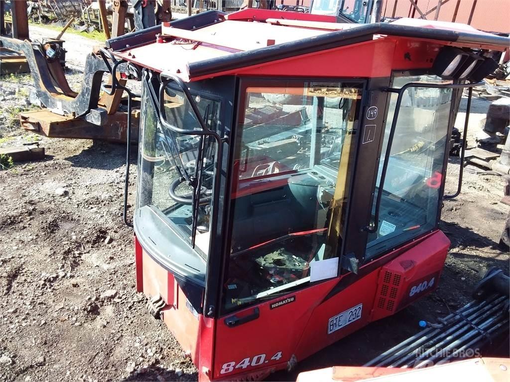 Komatsu 840.4 Cabine si interior